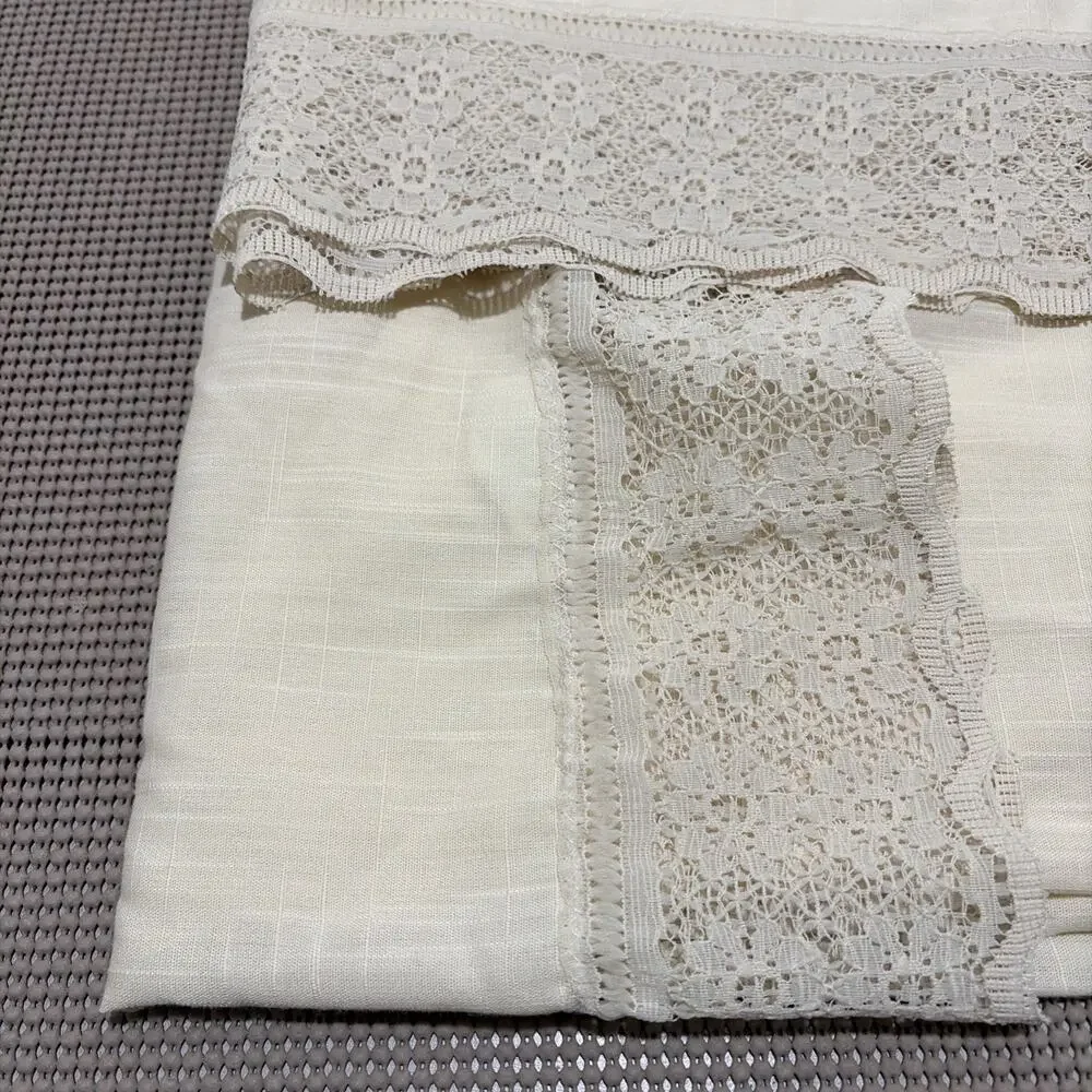 Tablecloth Ivory Lace Trim Poly Cotton Blend Oval 86x66 Vintage USA
